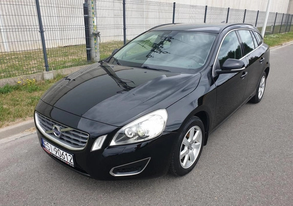 Volvo V60 cena 31909 przebieg: 250000, rok produkcji 2011 z Sieradz małe 301